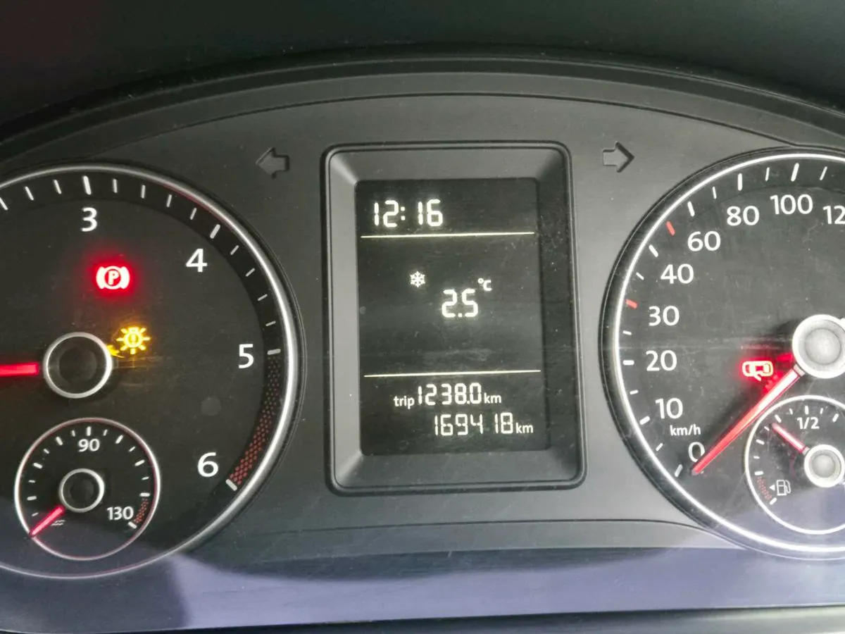 191 VW Caddy Van - Image 4