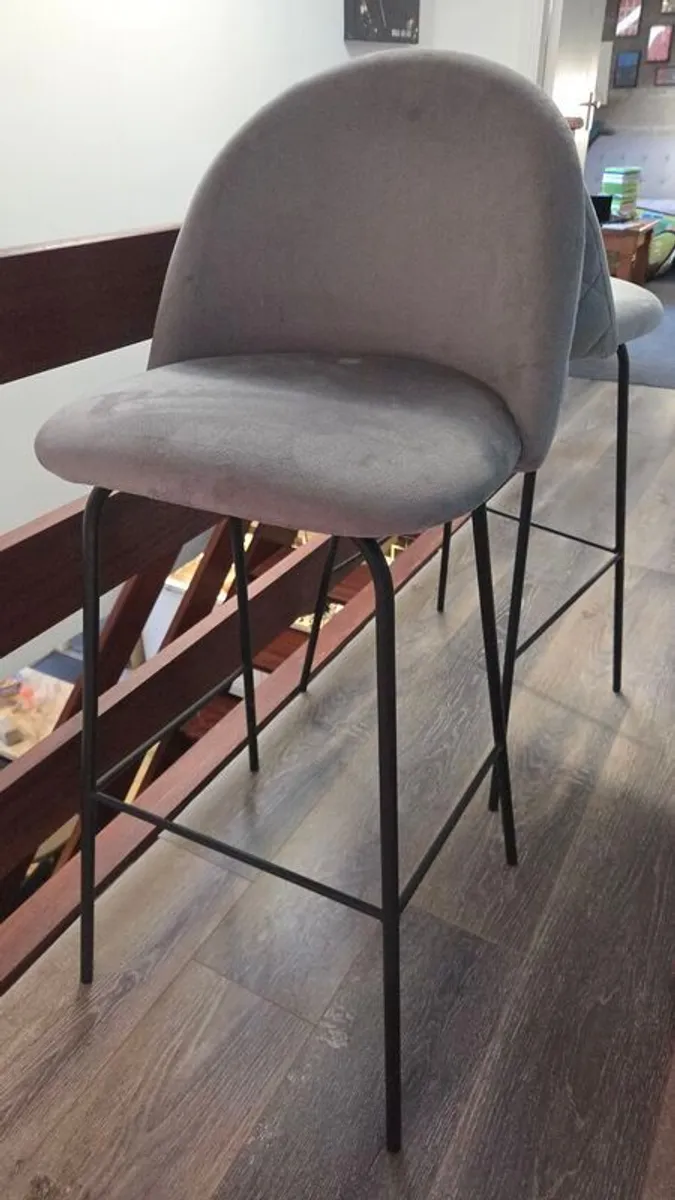 2 kitchen island stools - Image 3