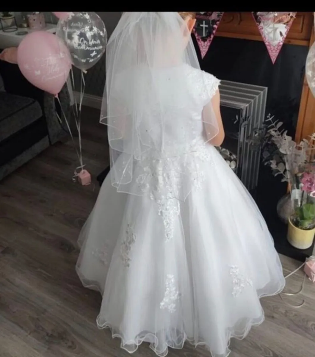 Communion dress - Image 4