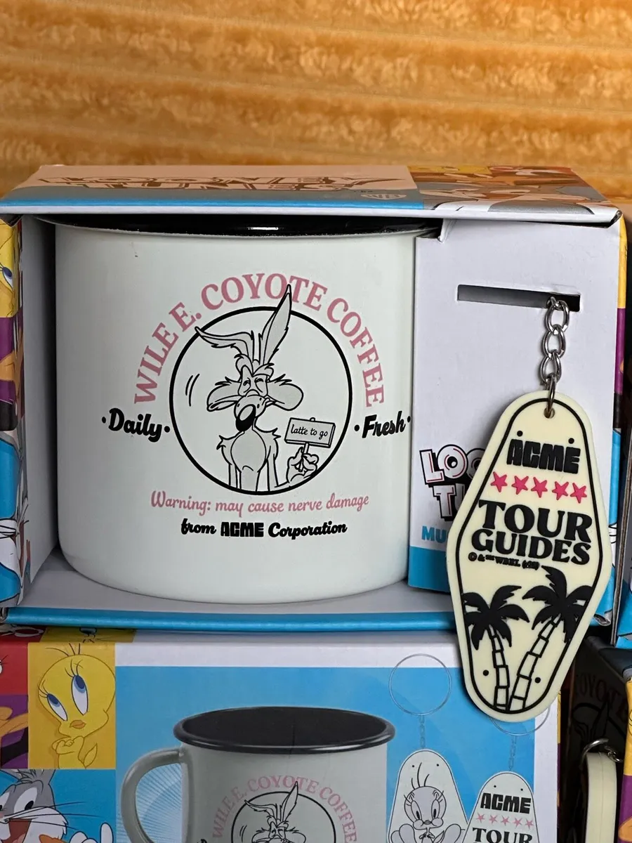 Looney Tunes- Wile E. Coyote Mug and keychain set - Image 1
