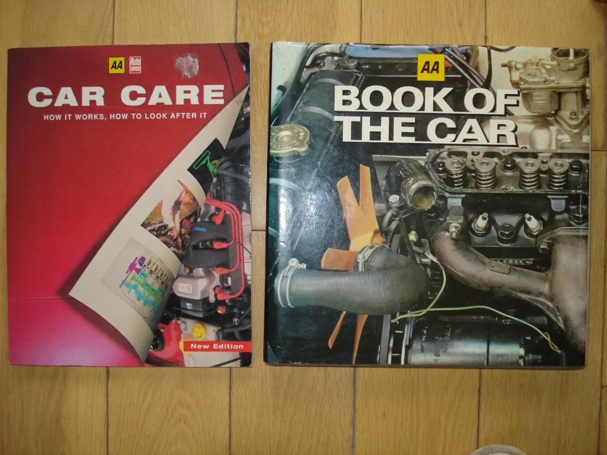 VINTAGE IRISH AA CAR COLLECTOR ITEMS. - Image 3