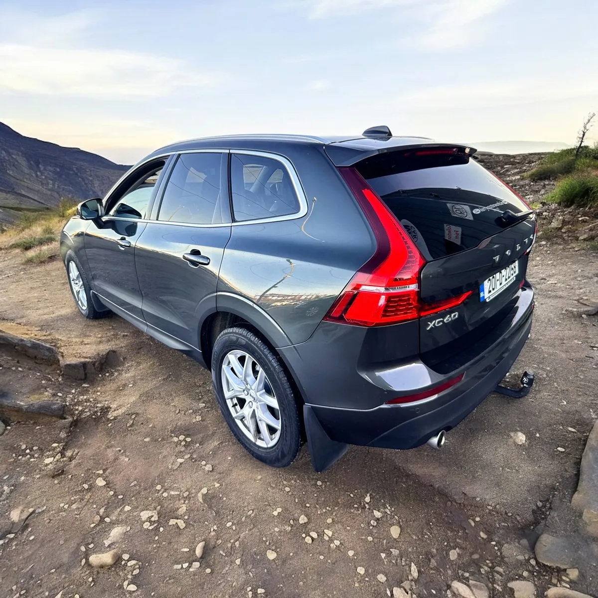 2020 Volvo XC60 B4 (197hp) 4WD Momentum Pro Auto - Image 2