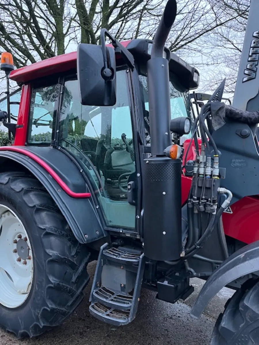 Valtra N113 HiTech c/w Q46 Loader - Image 4