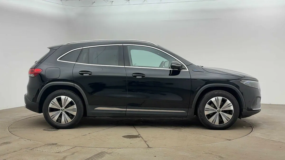 Mercedes-Benz EQA Hatchback Sport - Image 3