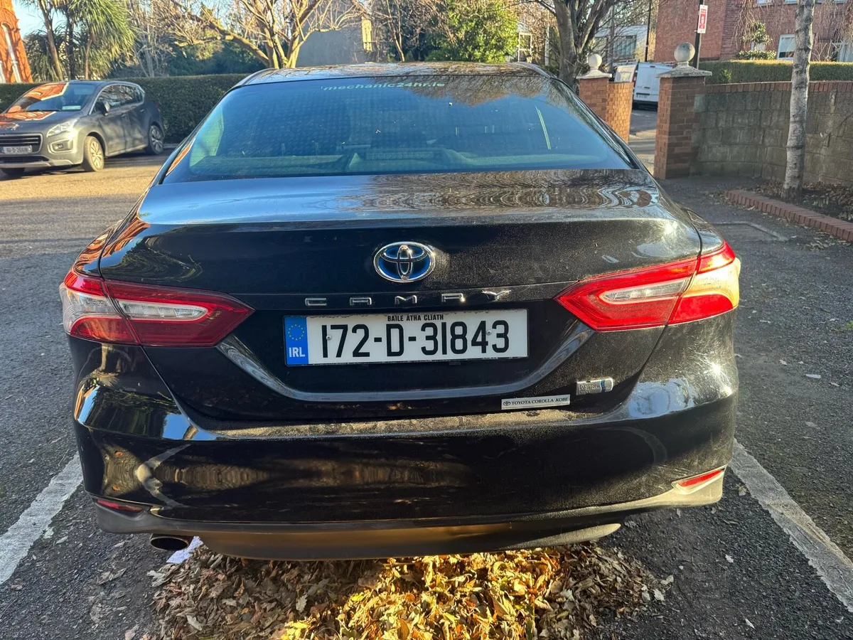 Toyota Camry - Image 2