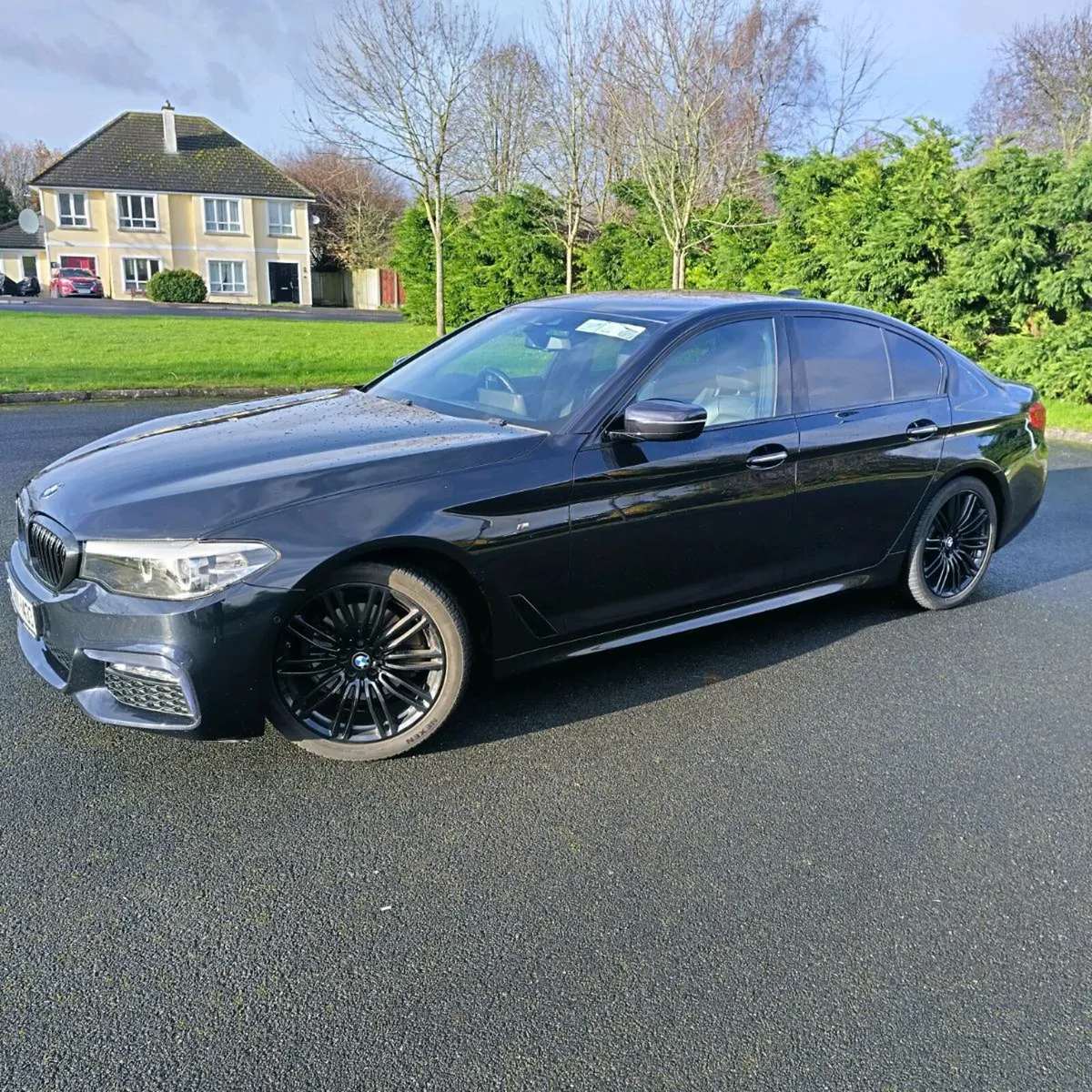 Carbon Black BMW 520D M sport G30 - Image 3