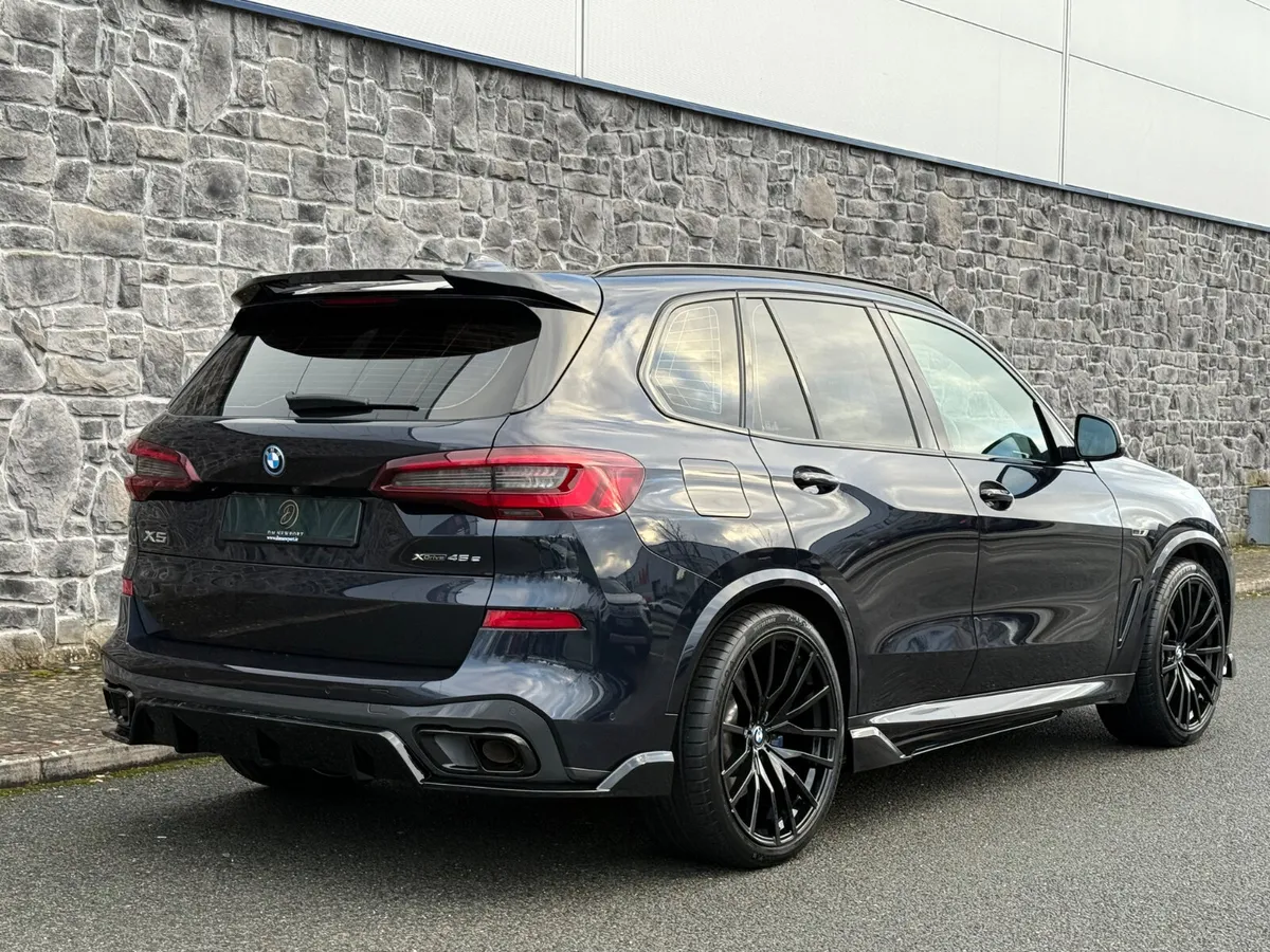 2022 BMW X5 M Sport X-Drive M Performance 45E FSH - Image 2
