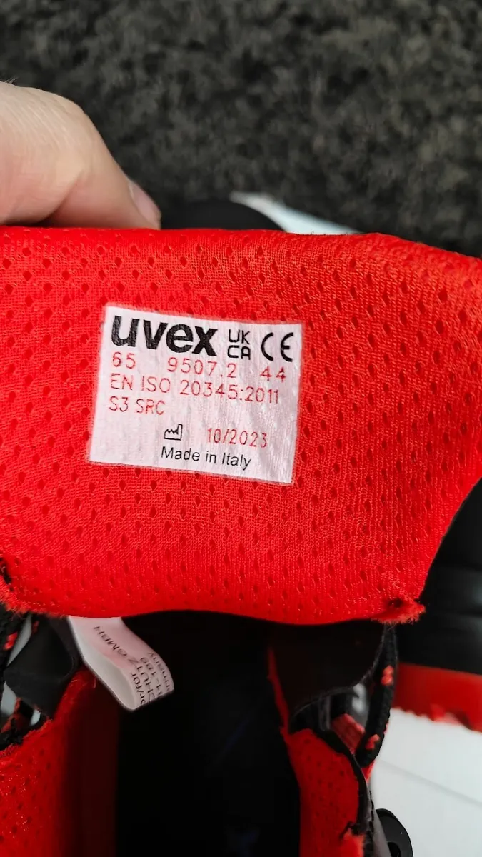 Uvex Xenova 2 Safety Boots S3 - Image 2