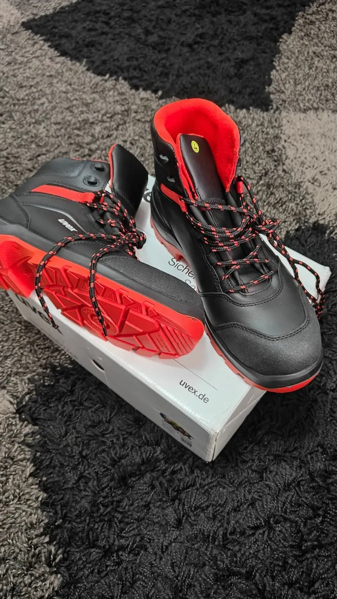 Uvex Xenova 2 Safety Boots S3 - Image 3
