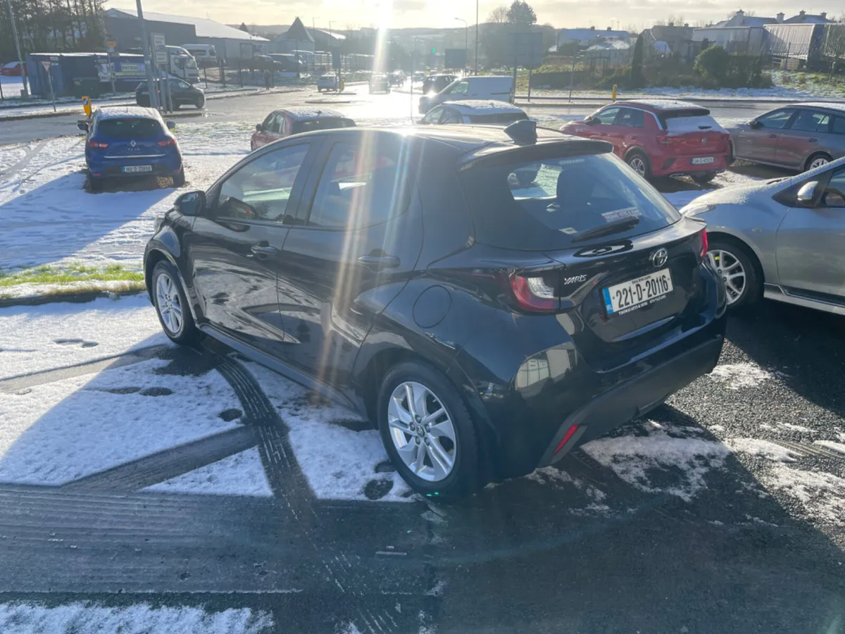 2022 Toyota Yaris 1.0 Luna edition - Image 4