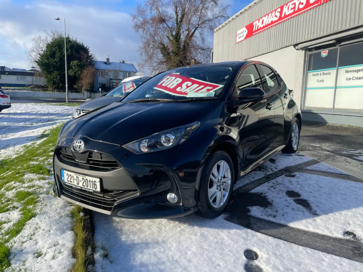 2022 Toyota Yaris 1.0 Luna edition - Image 2