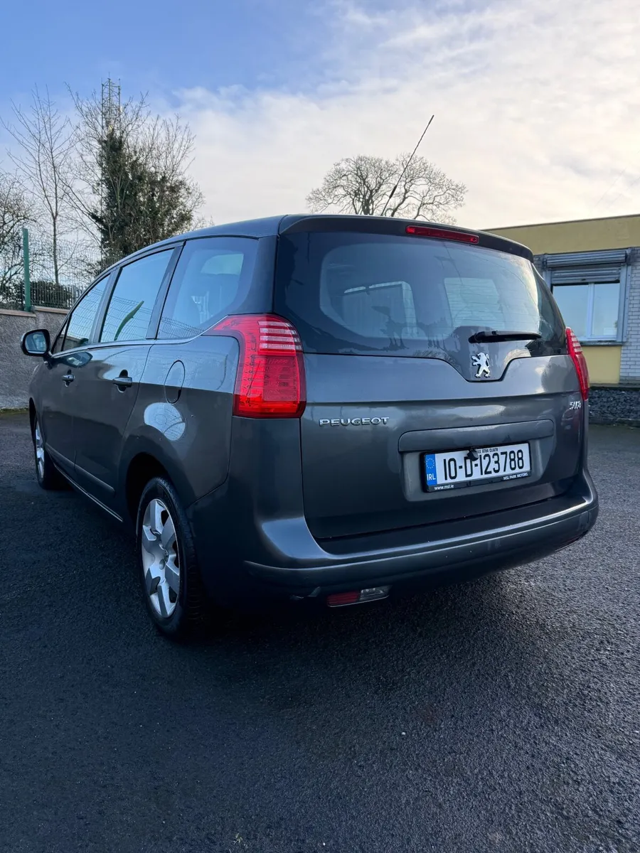 Peugeot 5008 2010 manual - Image 3