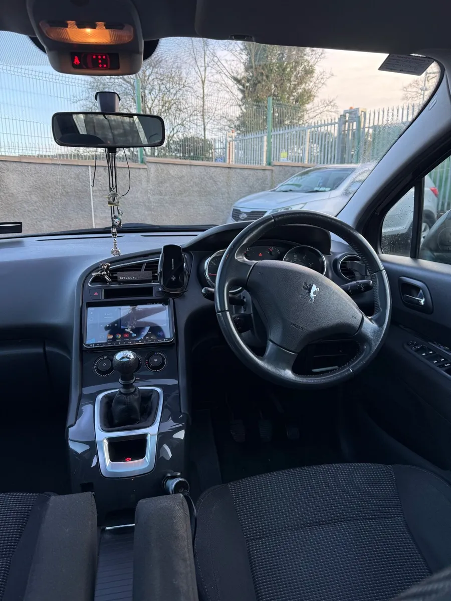 Peugeot 5008 2010 manual - Image 4