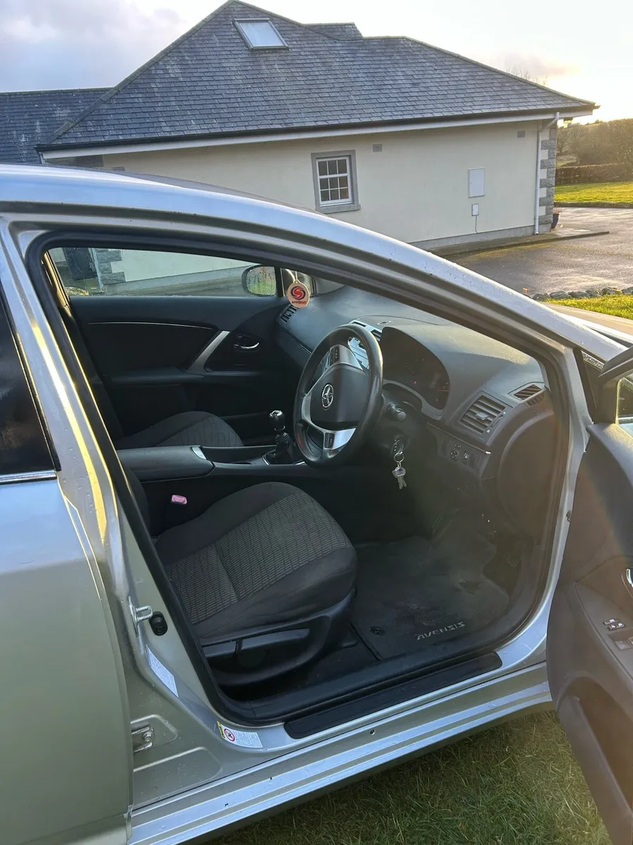 Toyota Avensis 2012 Low Mileage - Image 4