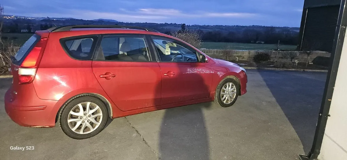 Hyundai i30 2012 estate - Image 1