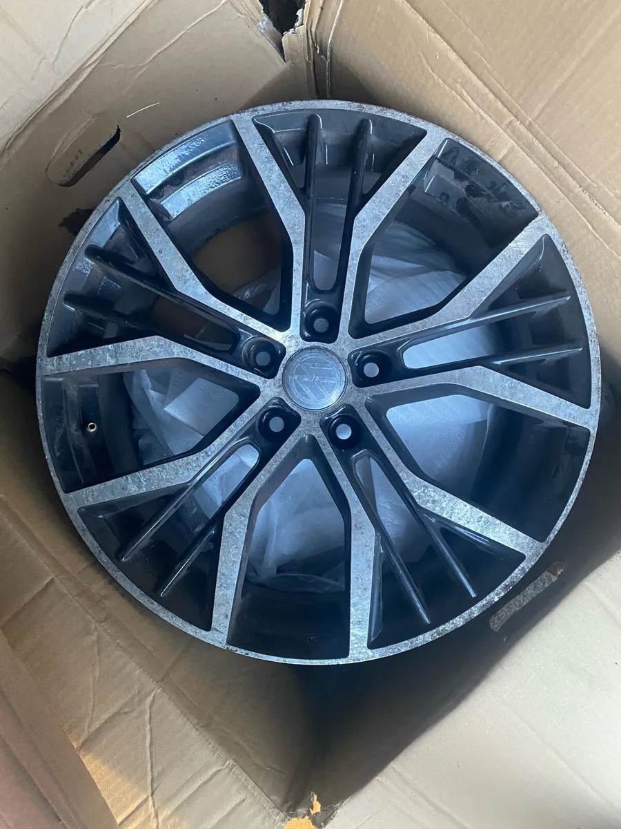 VW Alloys - Image 1