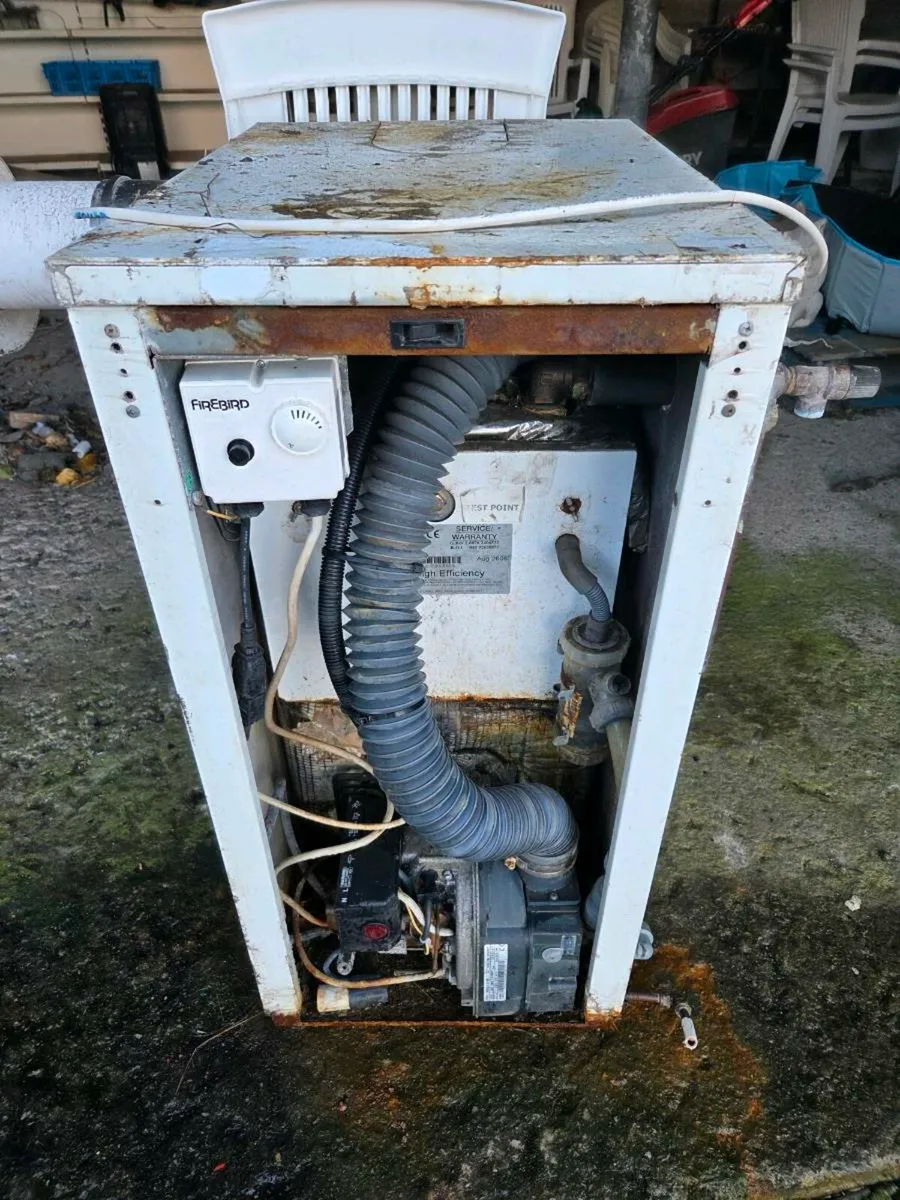 Oil boiler - Image 4