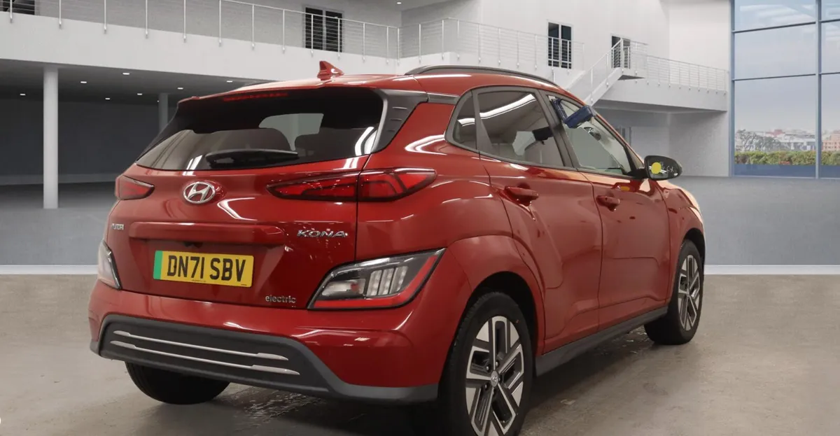 2022*ONLY 39,000 MILES*64KWH HYUNDAI KONA PREMIUM - Image 2