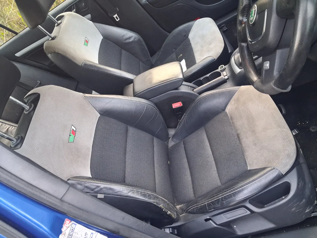 2009 Skoda Octavia VRS, 2l TDI parts - Image 4
