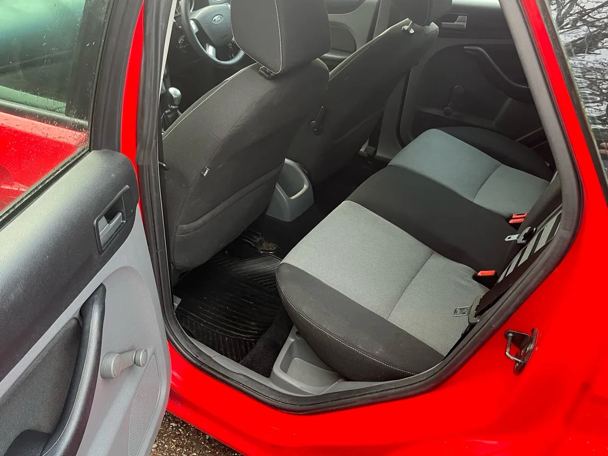 Focus diesel STYLE  *nct 01/27 - Image 4