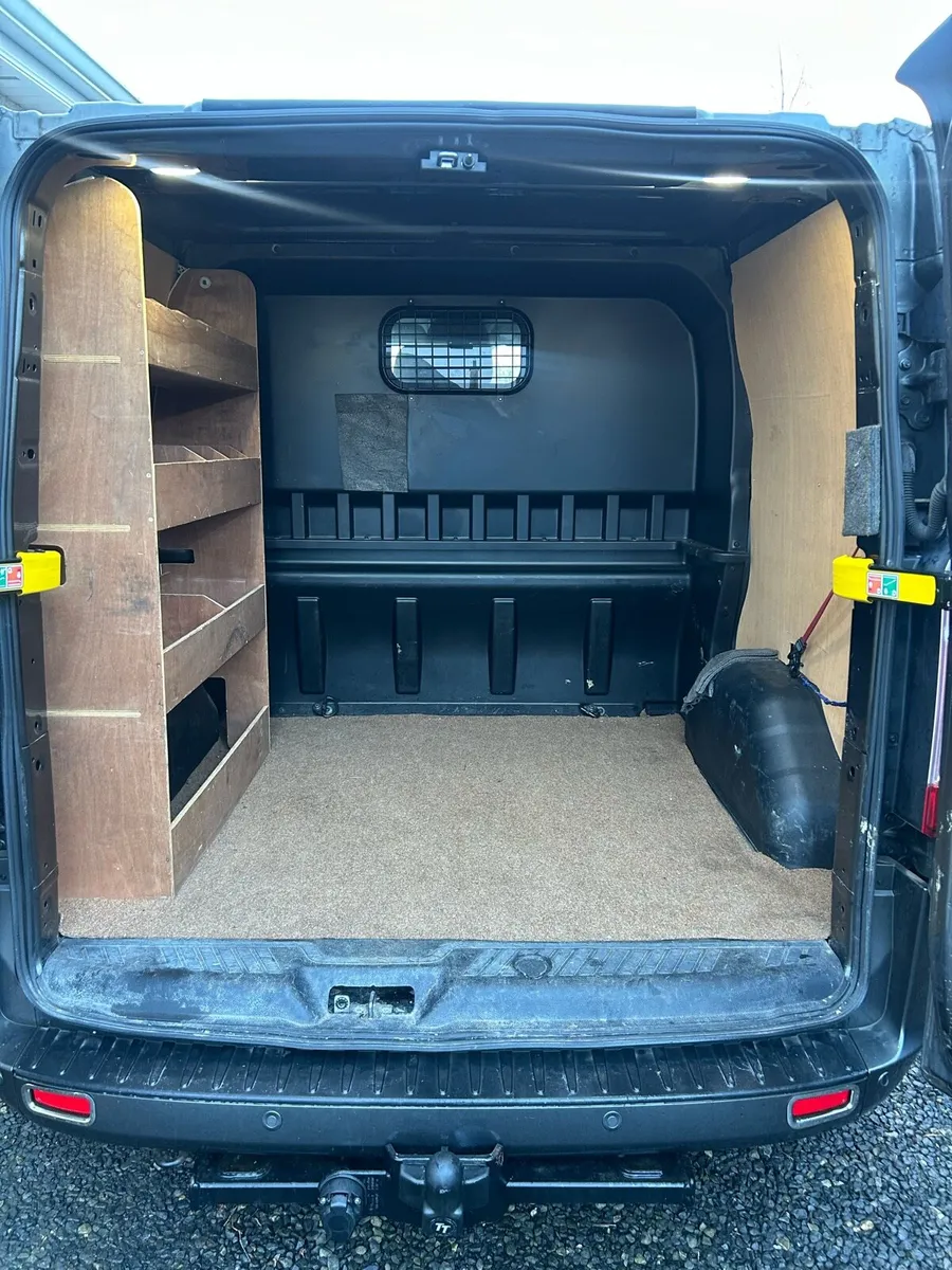 Ford Transit Custom Crewcab 2019 - Image 2