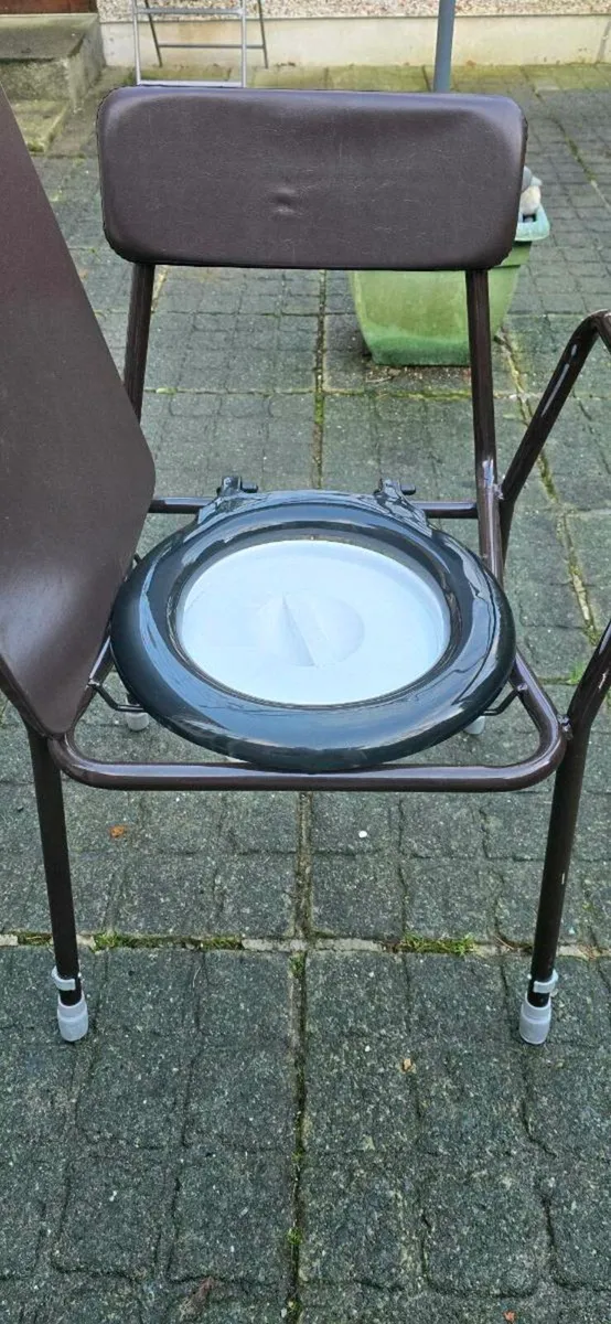 Commode toilet chair - Image 1