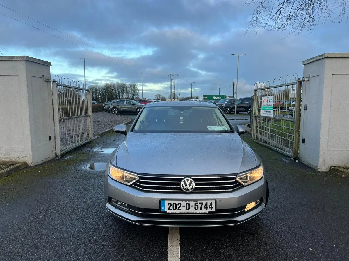 Volkswagen Passat Comfortline 2020 - Image 2