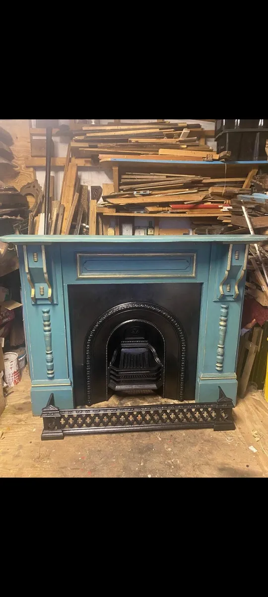 Old fire place  coplete - Image 1