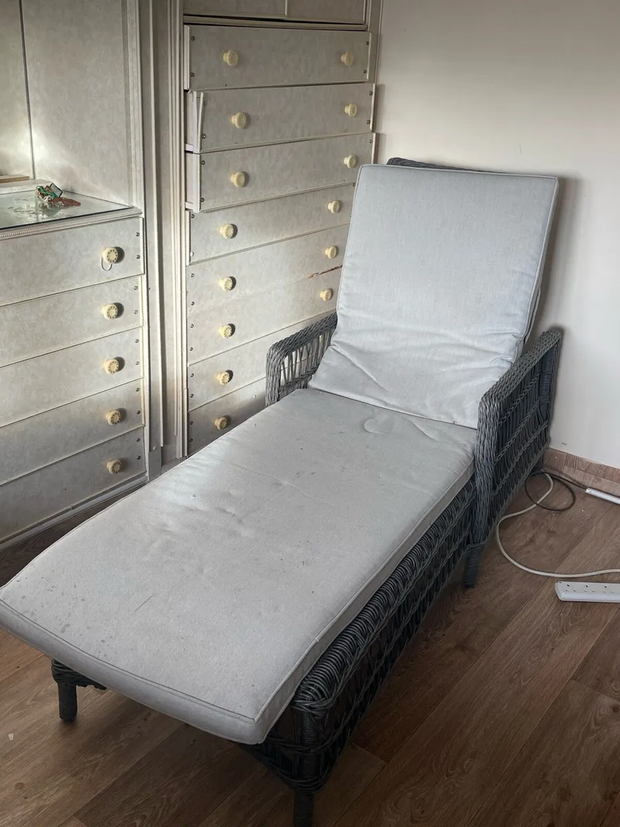 Sun lounger - Image 1