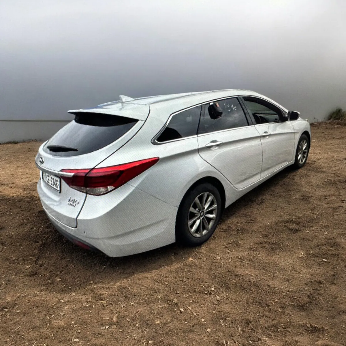 2017 Hyundai i40 Comfort 1.7 Diesel Estate - Image 2