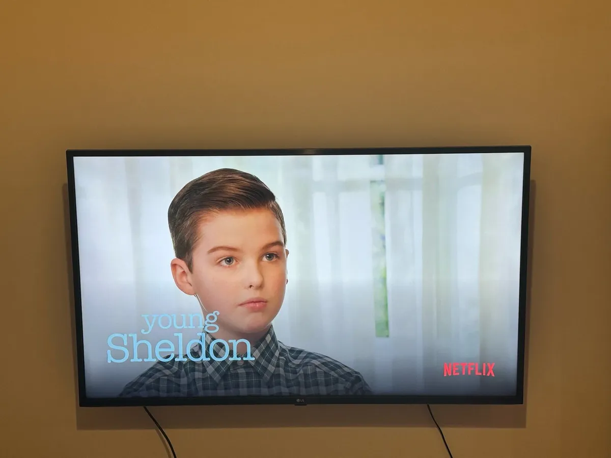 LG 50 inch LED Smart TV - Image 2