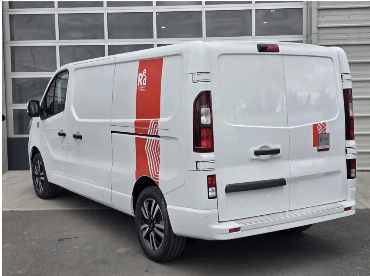 Renault Trafic Exclusive 150BHP Manual White - Image 4