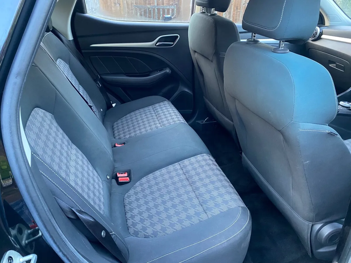 MG ZS 2021 - Image 4