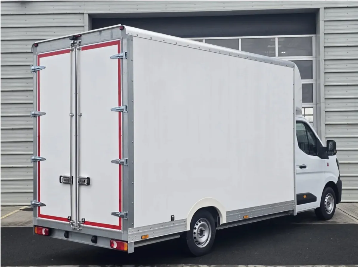 Renault Master Platform Cab 4.3 x 2.5 - Image 3