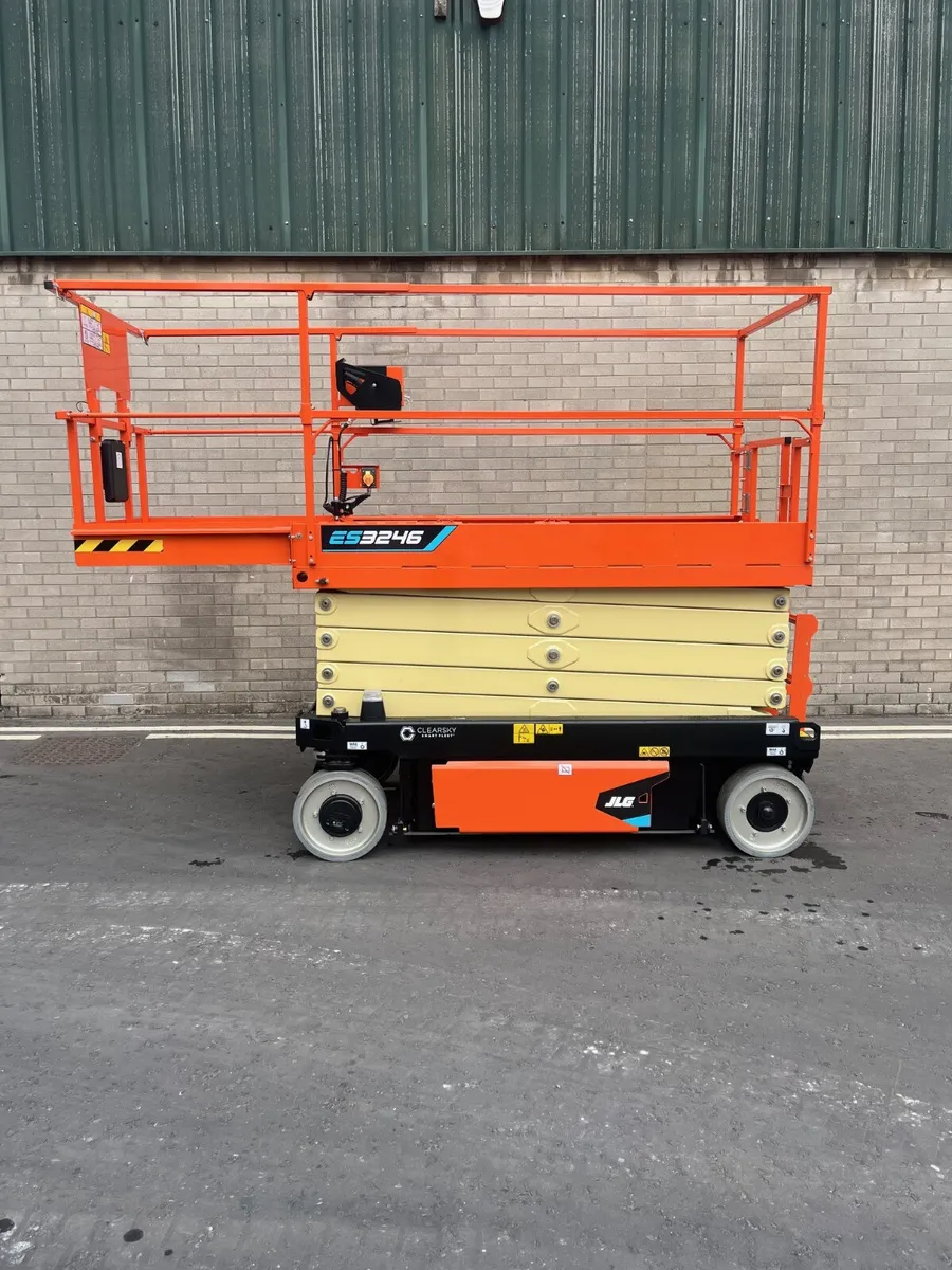 New JLG ES3246 Electric Scissor Lifts - Image 2