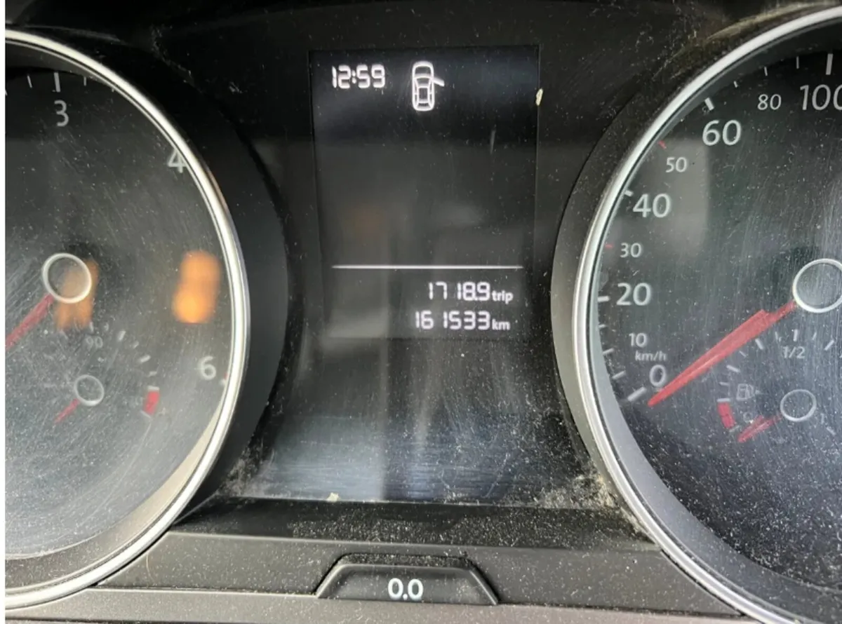 2013 Vw Golf 1.6 Diesel Driving - Image 2