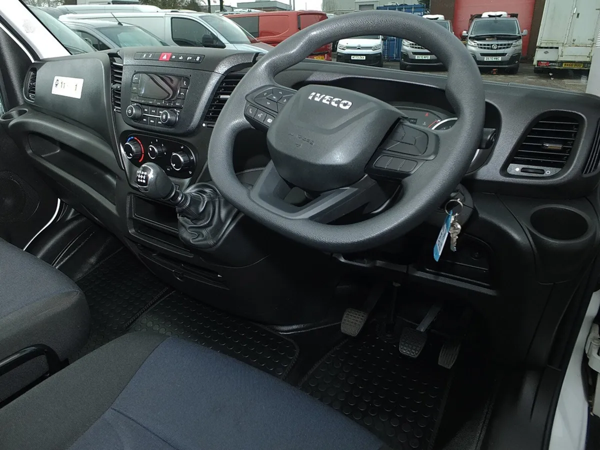 2021 Iveco Daily Luton Box Van - Image 4