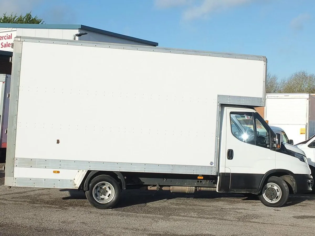2021 Iveco Daily Luton Box Van - Image 2