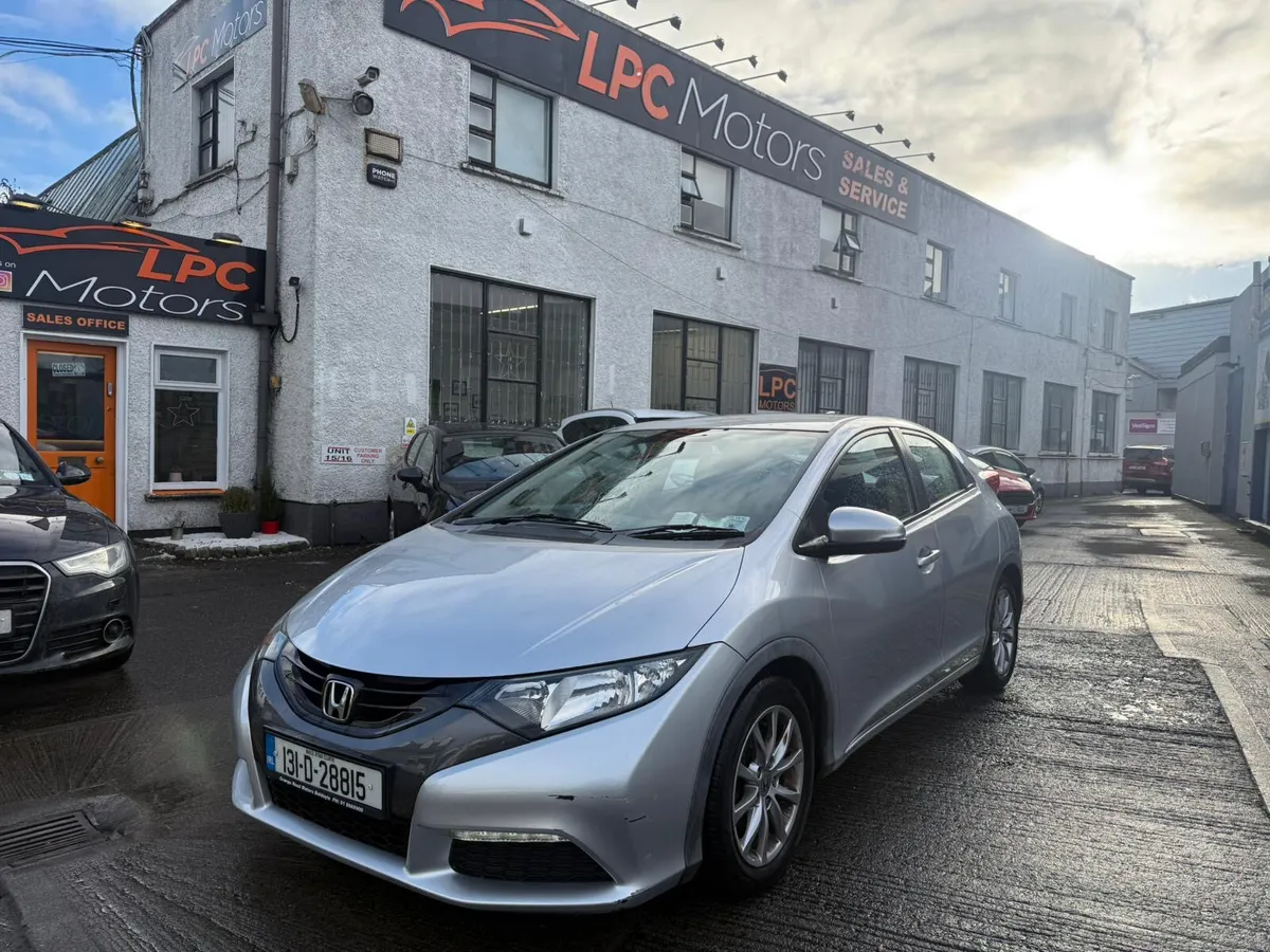 Honda Civic 2013 - Image 2