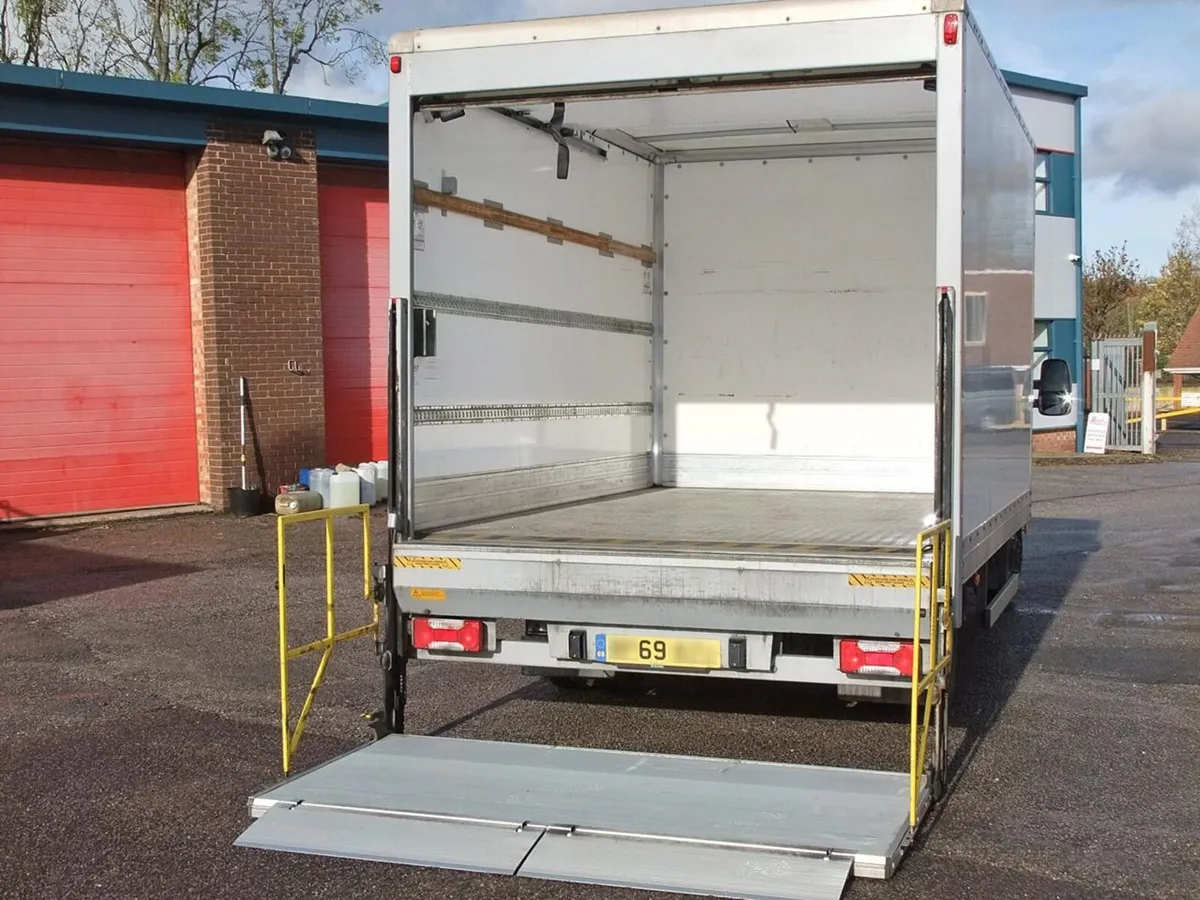 2019 Iveco Daily Luton Box Van - Image 1