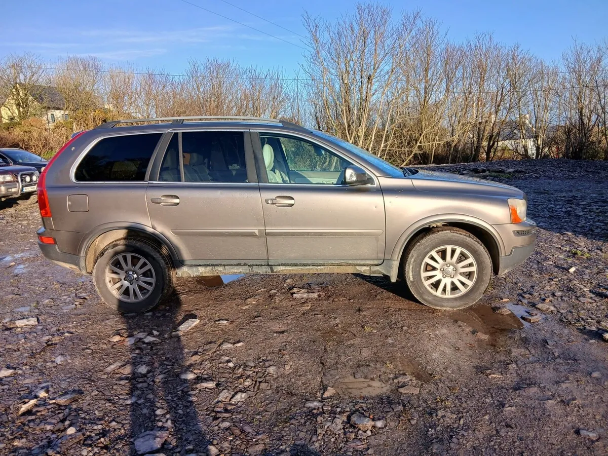 Volvo XC90 - Image 1