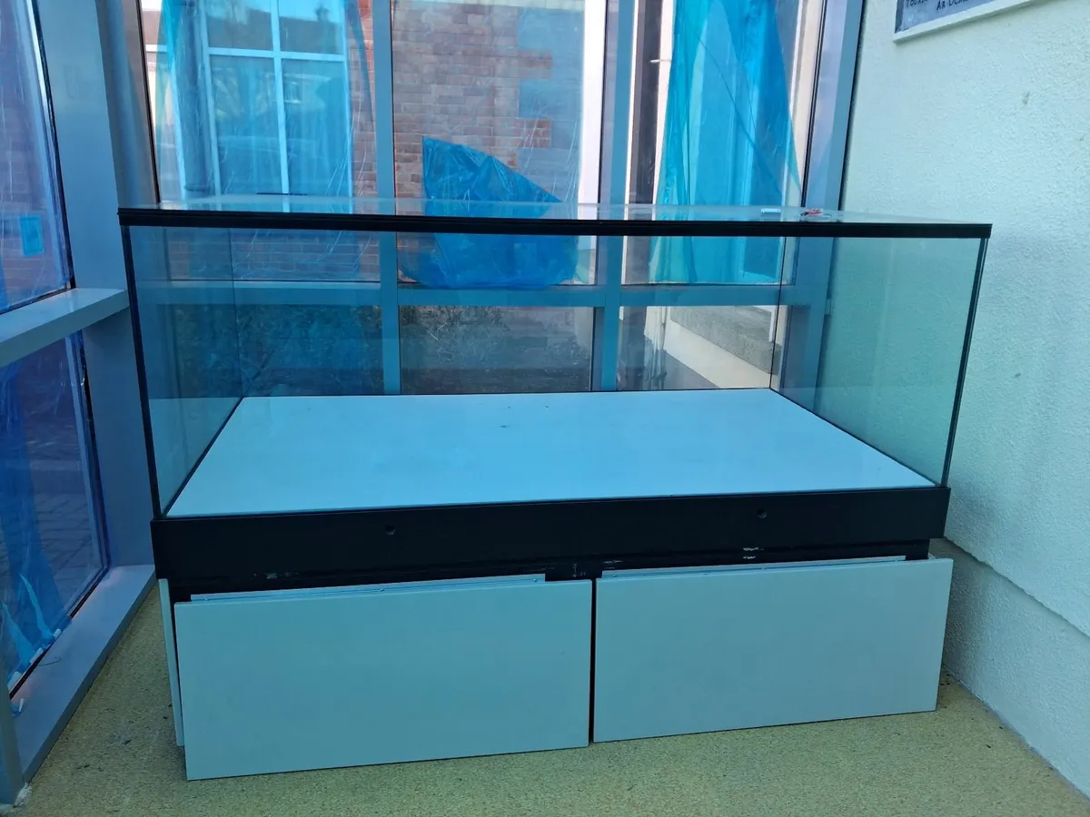 Display cabinet