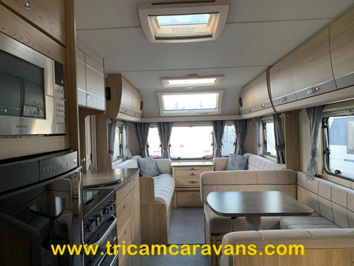 2018 Elddis Avante 840/6 8' Twin Axle Fixed Bed - Image 2