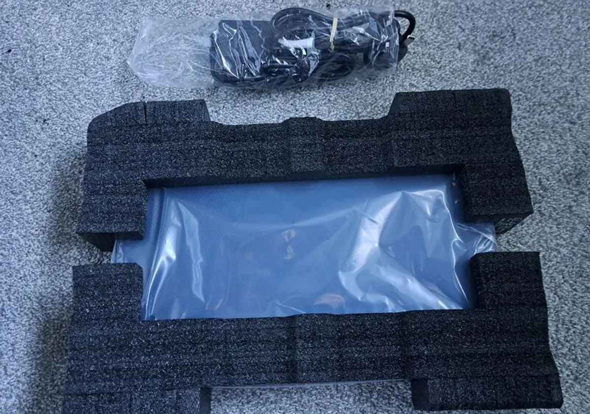 Lenovo 14in Chromebook NEW - Image 3