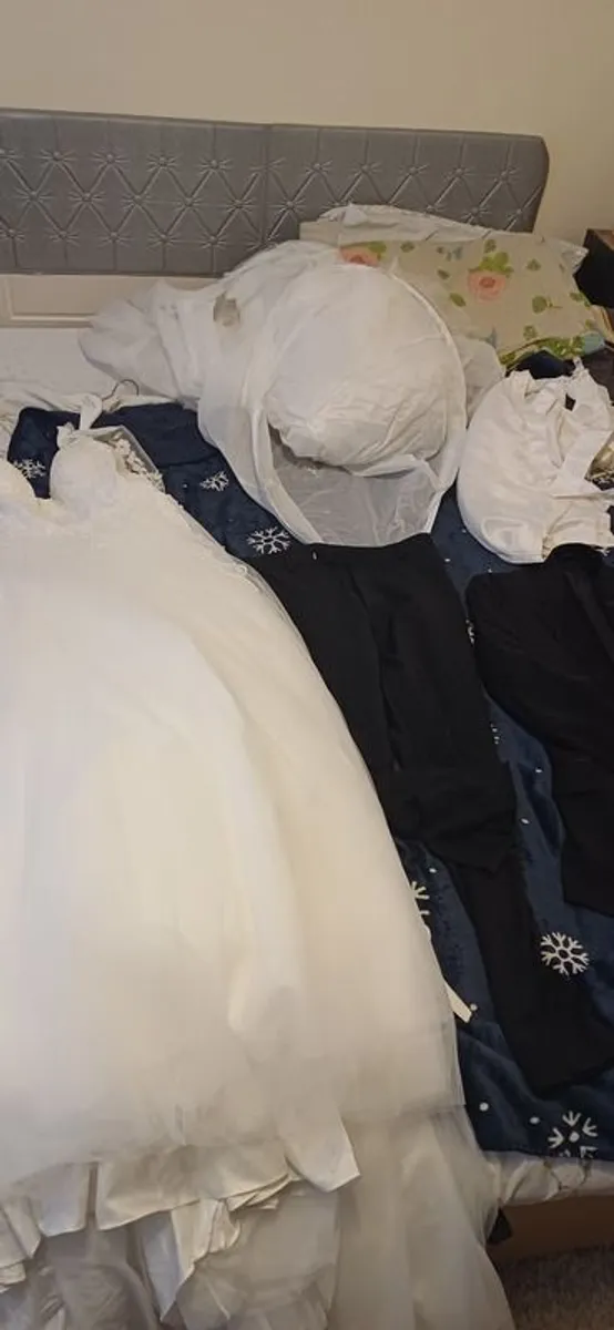 Wedding dress - Image 1