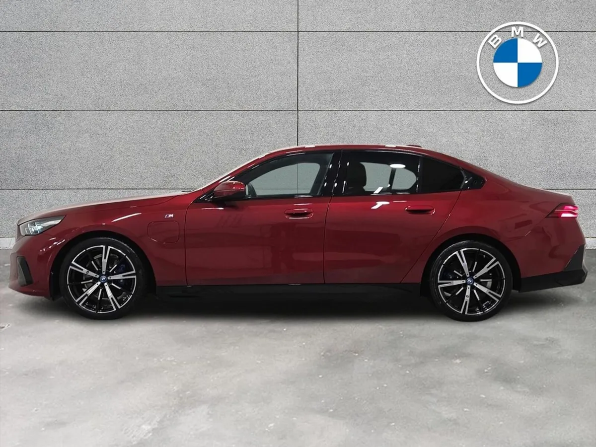 BMW 5-Series 530e M Sport Saloon - Image 4