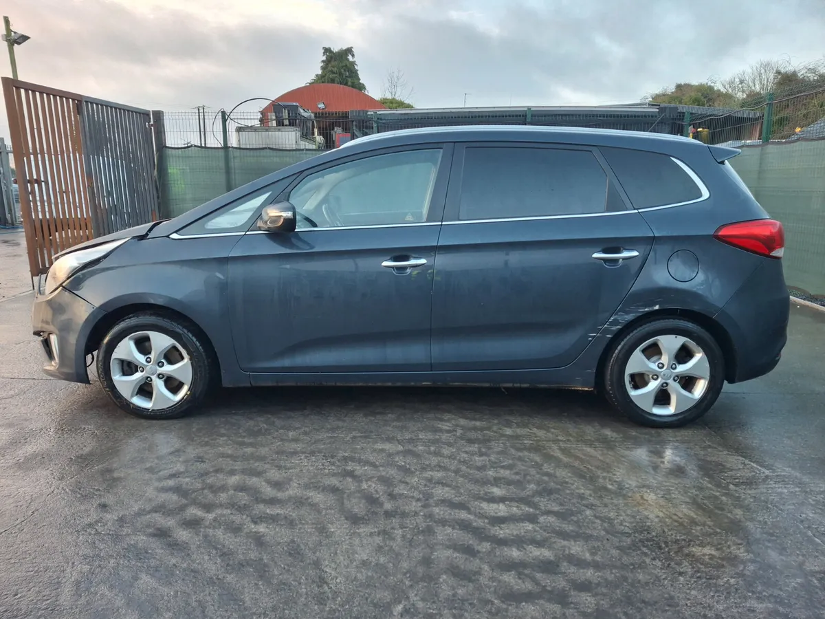 2016 Kia Carens  1.7 Diesel  7 seater - Image 4