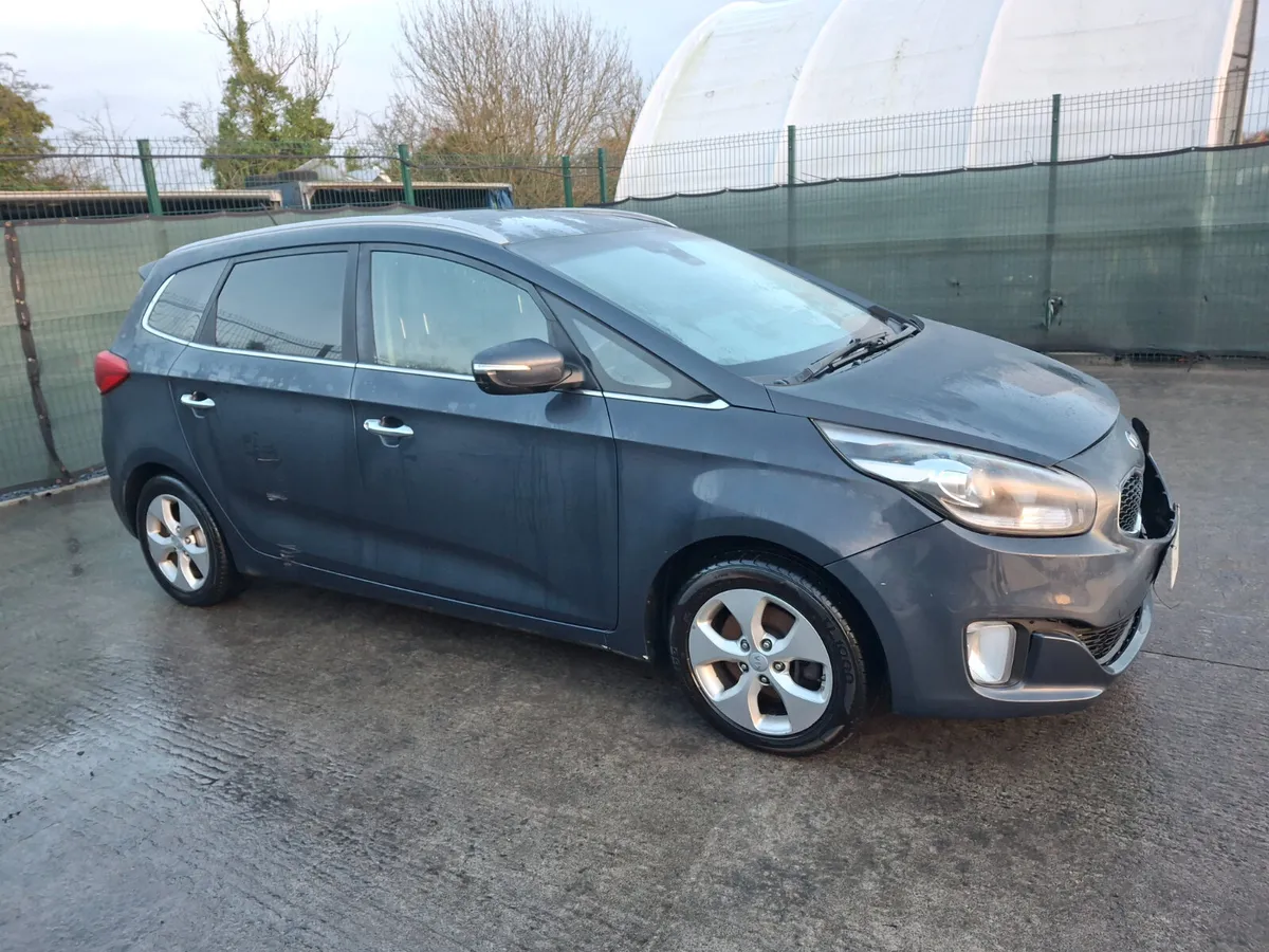 2016 Kia Carens  1.7 Diesel  7 seater - Image 2