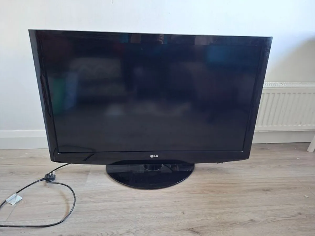 42inch LG TV - Image 1