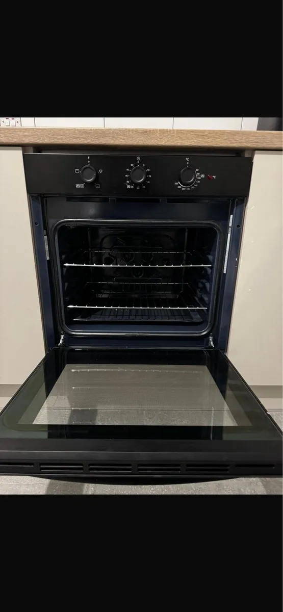 Oven and glass hob - Image 4